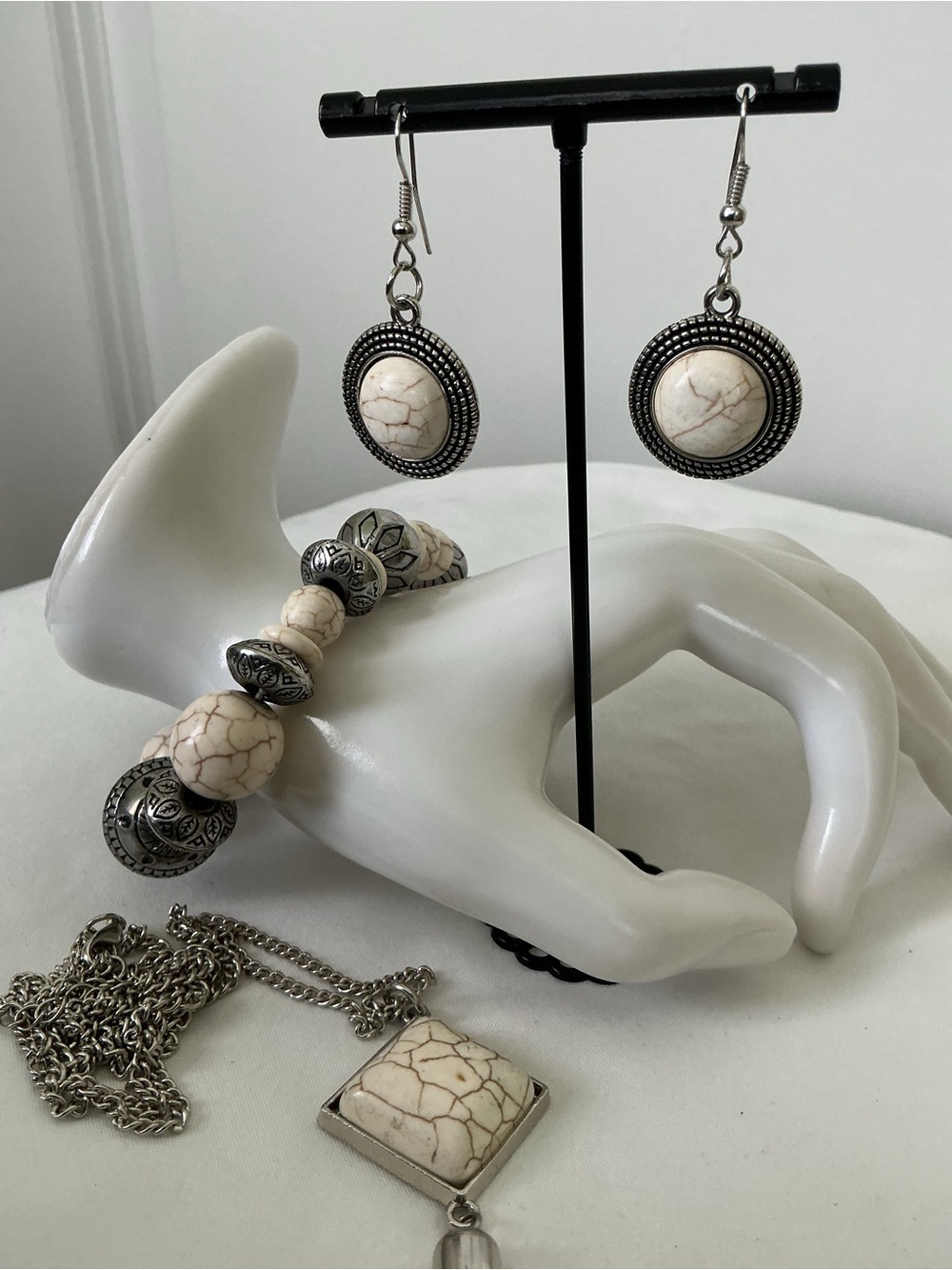 3-Piece Beaded White Glass Howlite & Silver-Tone Jewelry Set